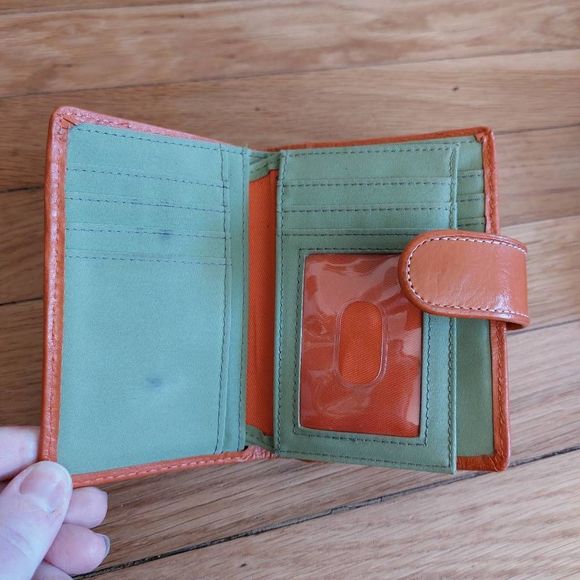 Floral Fossil Wallet, Genuine Leather Bi-Fold EUC - Picture 7 of 9